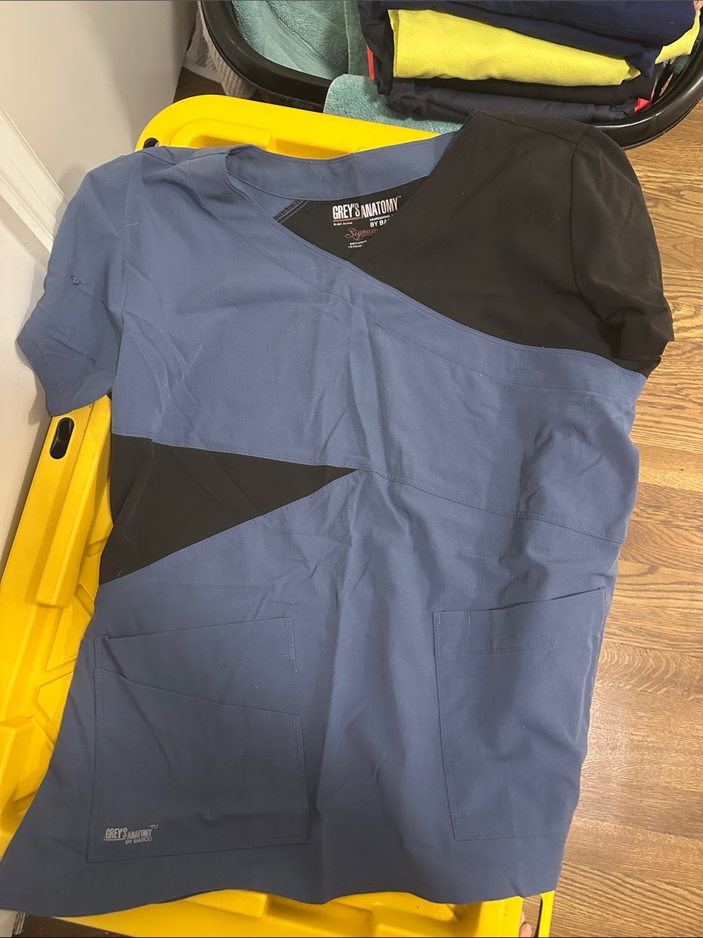 Grey's Anatomy women’s Blue & Black Colorblock Scrub Top